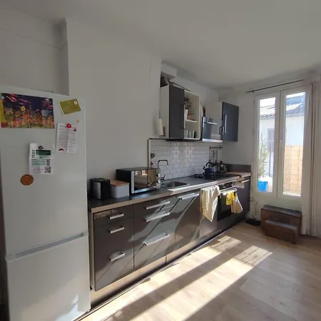 Sunny And Fully Furnished Duplex In Apartment Marseille